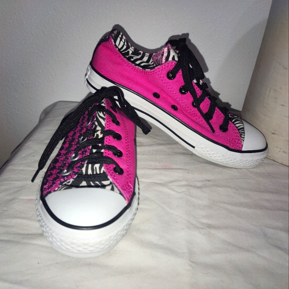 Converse All Star Low Top Shoes Girls Youth Sz 2.5 Pink Black Zebra